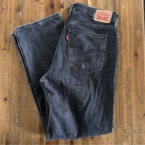 Womens Levi low pro straight distressed black size 29